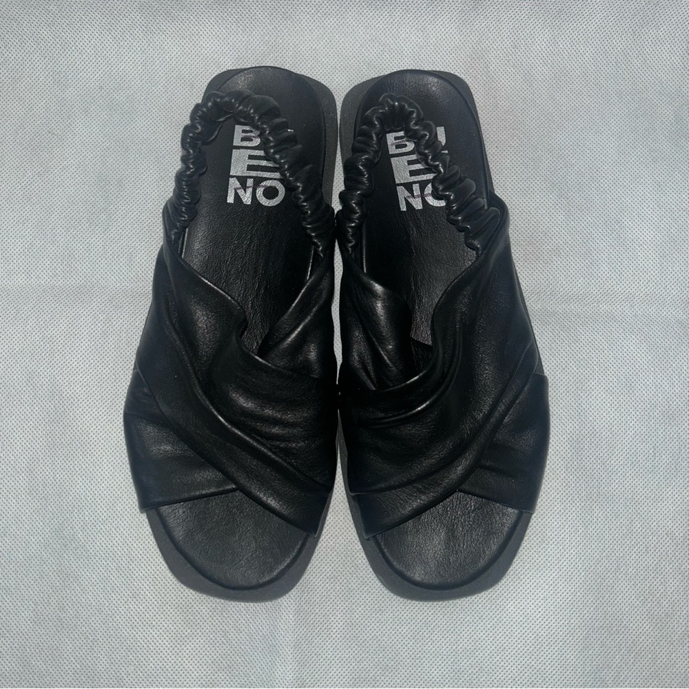 Bueno black leather flat sandals with elastic back new without box